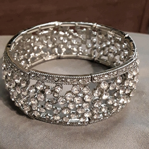 Wrist cuff/bracelet